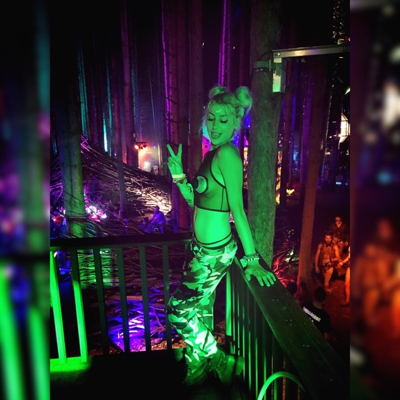 Meet your Posher, Katlyn - Picture 7 of 7